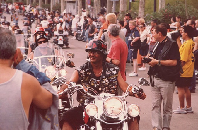 Mer eller mindre galna människor finns det gått om när det drar ihop sig till Harley-möte.